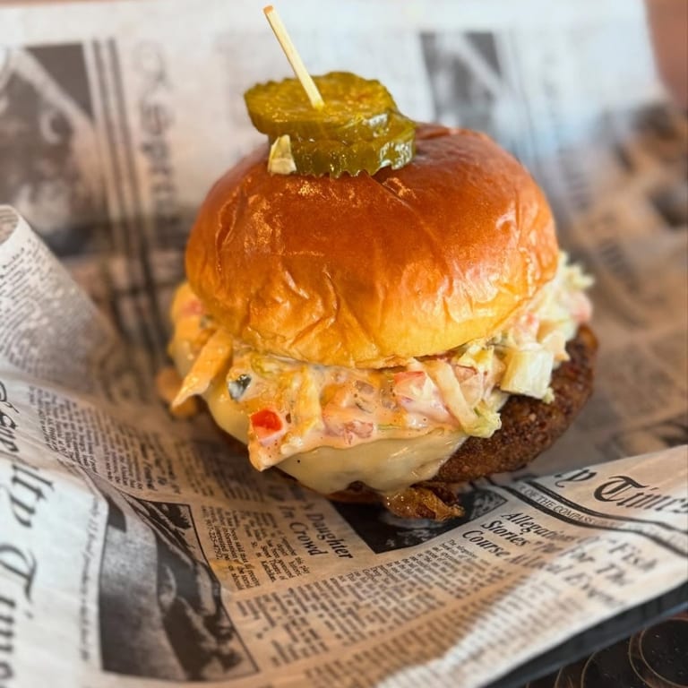 Fast Food Delivery: Burgers, Hot Dogs, American Favorites